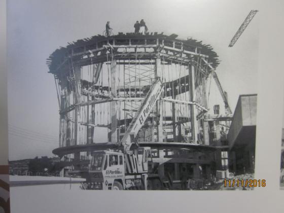 Imatge de la construcció de l'EADT (1973. Arxiu Diputació)